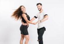 Ile kosztuje nadanie paczki w Żabce?